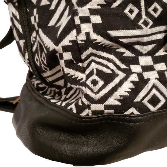 MADDEN GIRL Woven AztecTribal Boho Shoulder Bag or Backpack - Picture 6 of 10